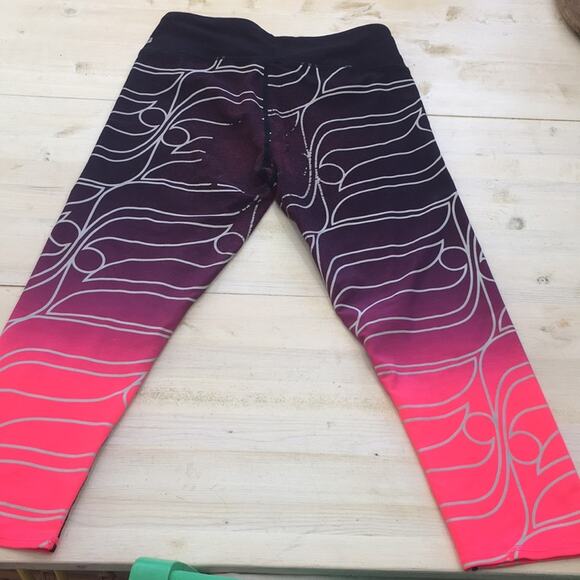 fabletics printed hi waist cropped leggings sz S - Picture 5 of 6